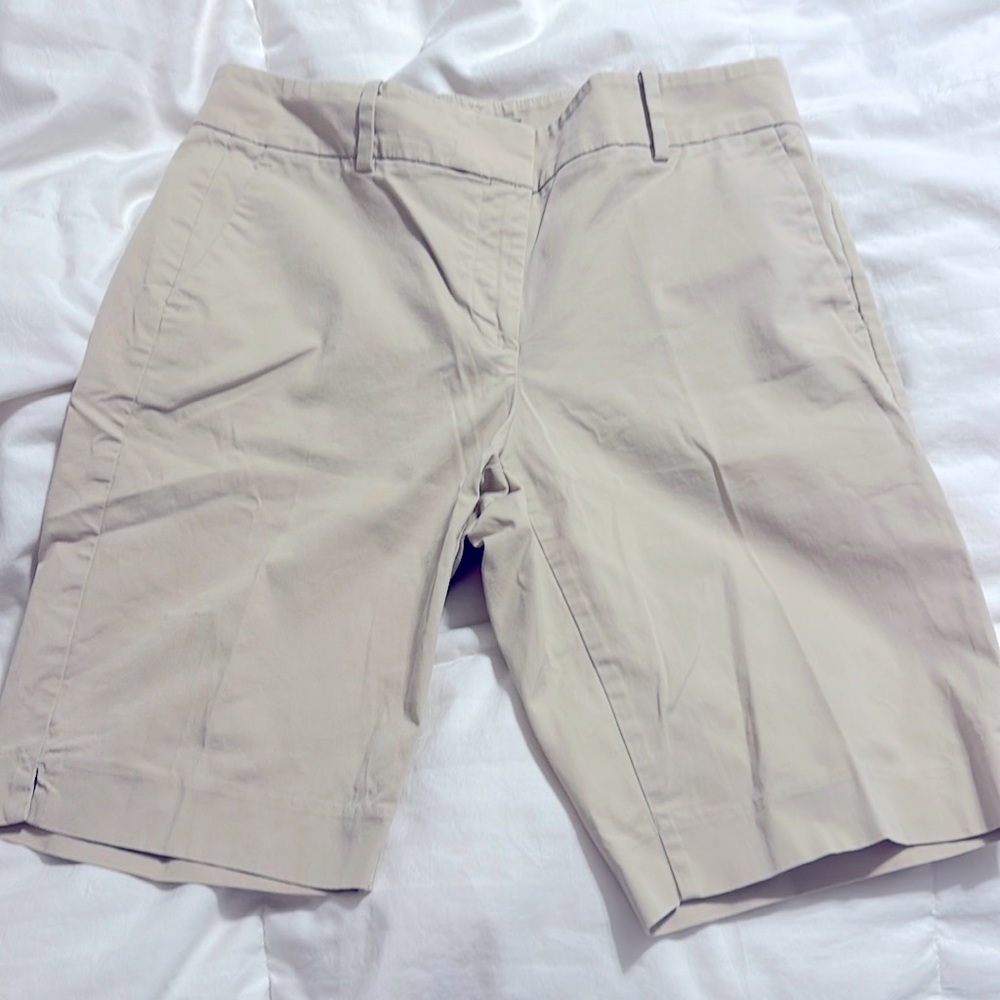 Ann Taylor - Beige Bermuda Shorts - Size 8